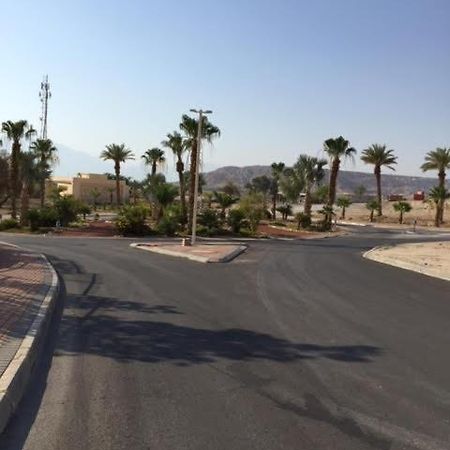 הבית של דרורי Neve Zohar Exteriér fotografie